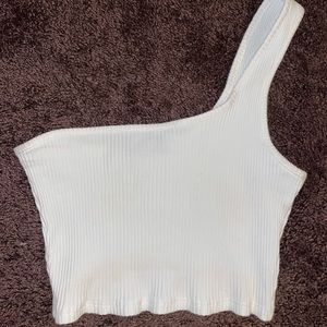 one shoulder crop top